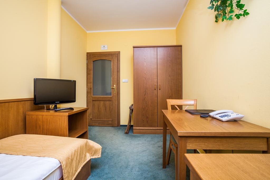 Hotel Jelínkova vila Velké Mezirici Exterior foto